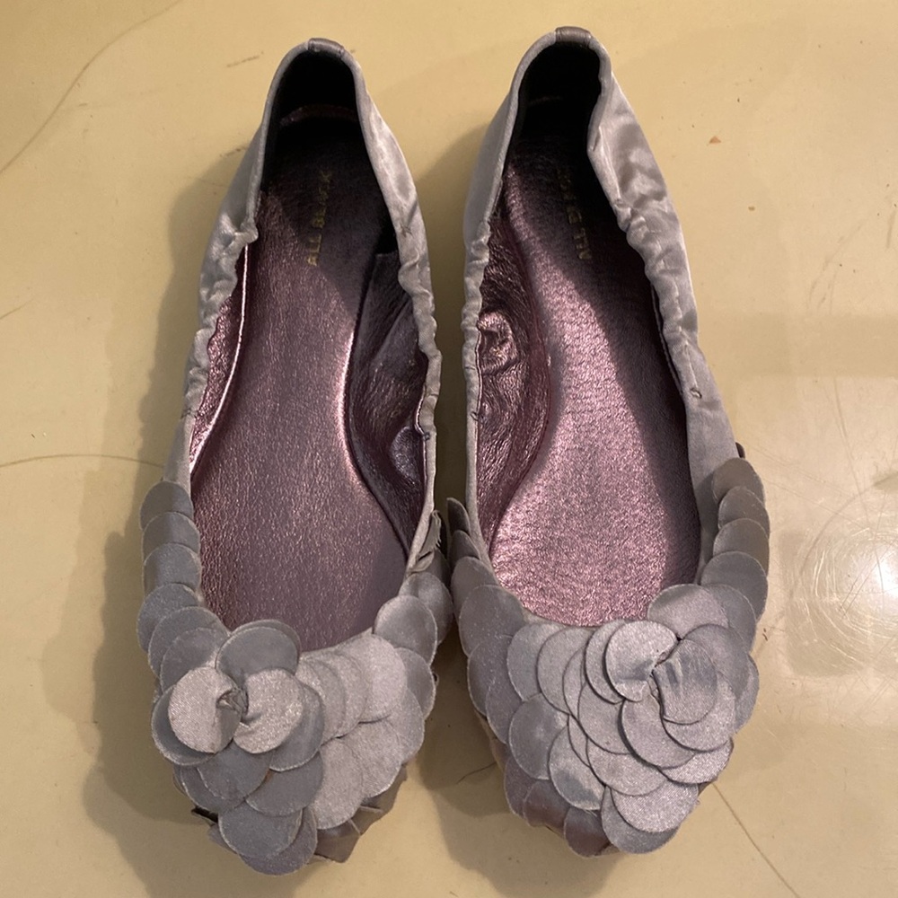All Black Women’s Slip On Shoes. Silver. Size 7.5. Leather Soles.